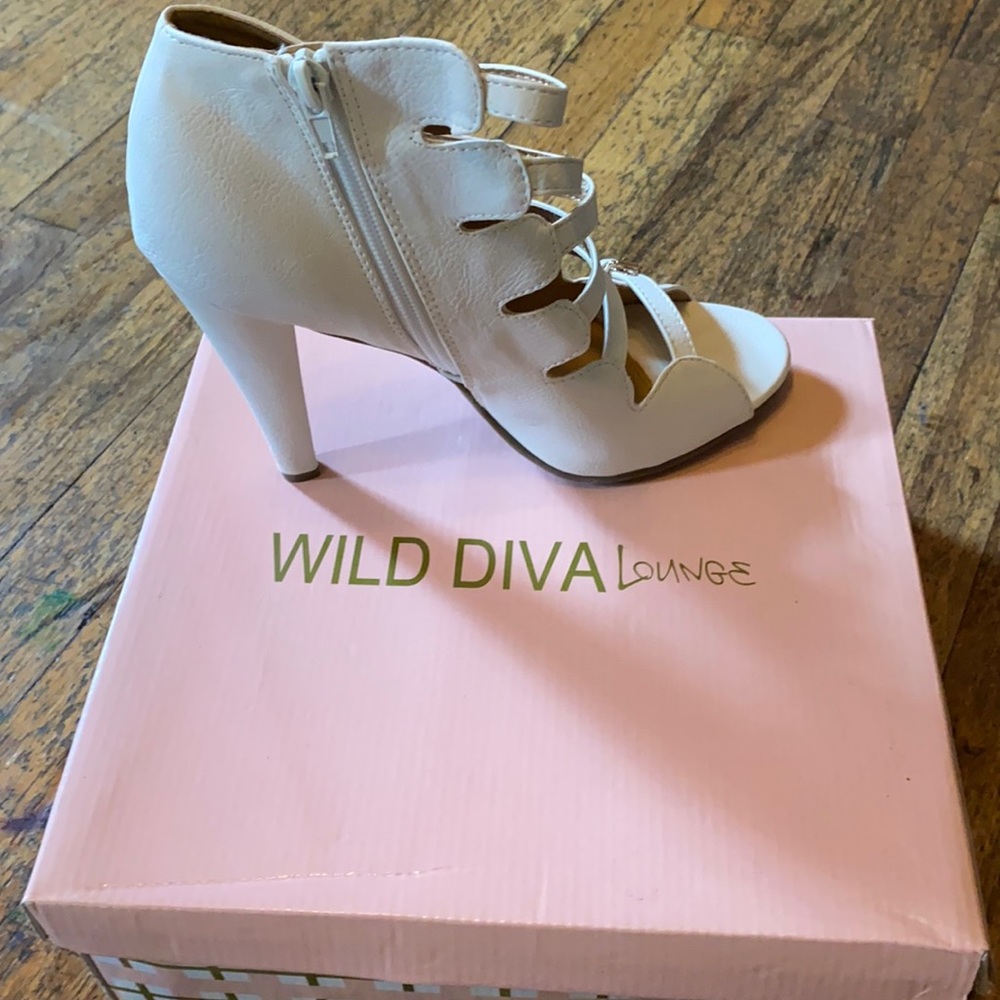 WILD DIVA Lounge, Size 10,High Heel Shoe.